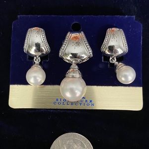 Pendant and earring set
